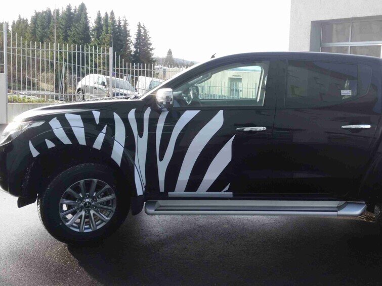 Mitsubishi L200 zebra