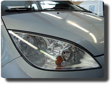 Motorhaube mit transparenter Lackschutzfolie
